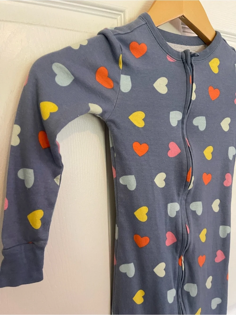 Old Navy Gray Footed One-Piece with Multicolor Hearts